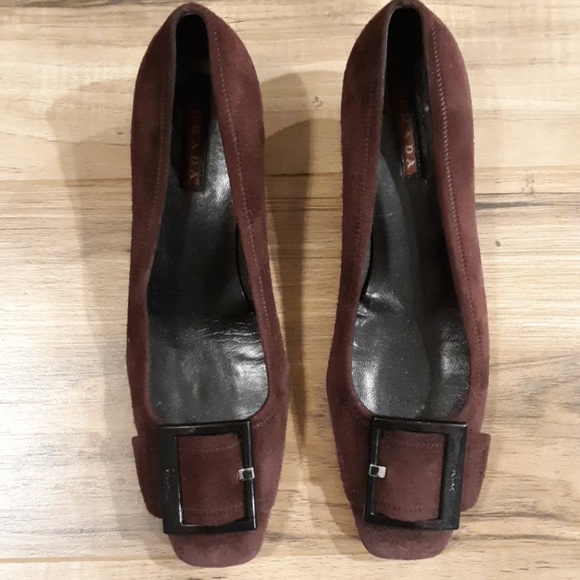 Vintage Prada Maroon Leather Kitten Heels. Made in Italy - Picture 2 of 8